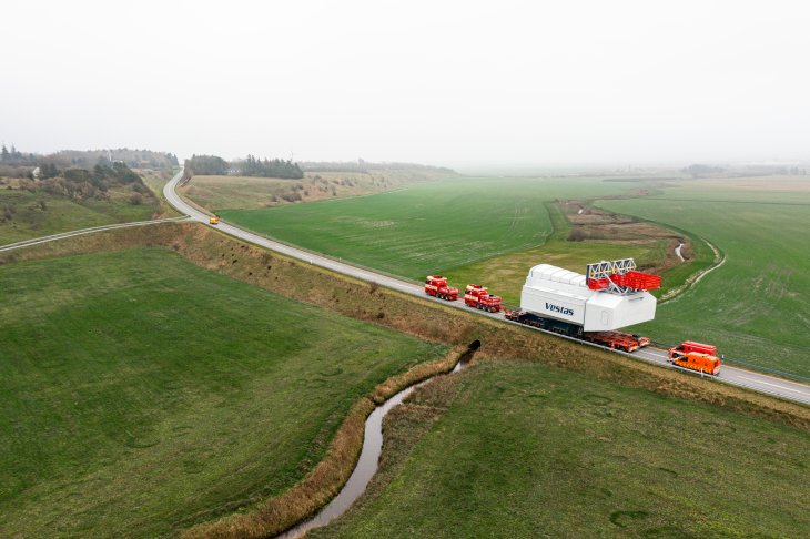 Transport gondoli turbiny wiatrowej. Fot. Vestas